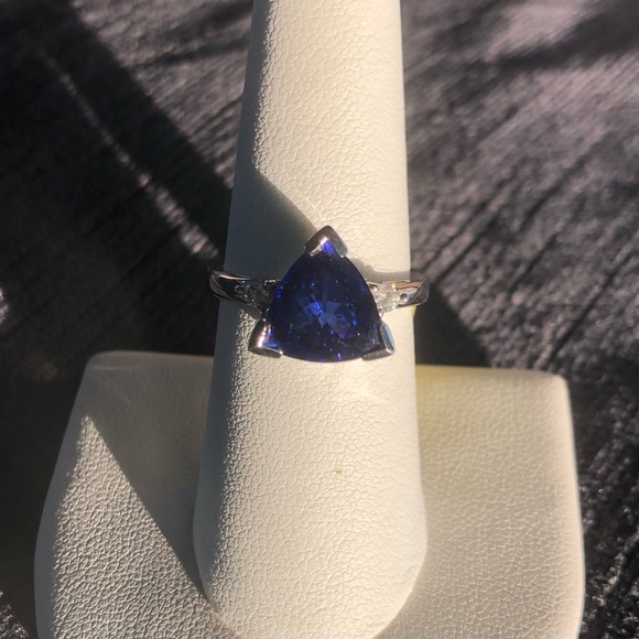 950 platinum 4A tanzanite and diamond ring - Picture 4 of 17